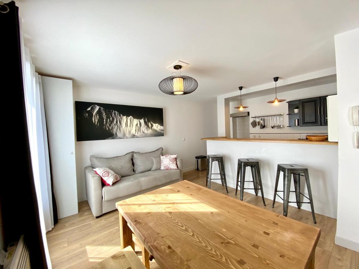 Lauranoure Centre Station Apartment